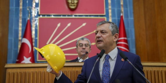 Özgür Özel: “Emekliye, asgari ücretliye ara zam; demokrasiye ara seçim istiyoruz”