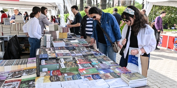 İZKİTAP öğrencilerin buluşma noktası oldu