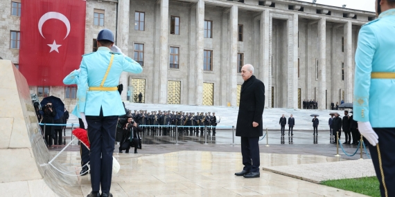 TBMM Atatürk Anıtı’nda tören
