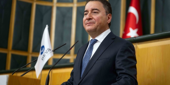 Babacan: Kemer sıkmak istiyorsanız işçiden, memurdan, emekliden değil devlet harcamalarından başlatın