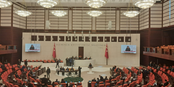 CHP’li Aşkın Genç: Emekli ikramiyesiyle kurban kesmeyi bırakın, 4 kilo kıymayı zor alıyor