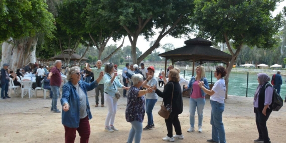 Mersin Büyükşehir Belediyesi Emekli Evleri’nden gezi organizasyonu