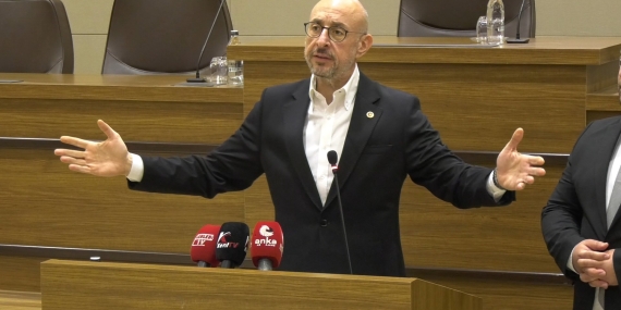 İYİ Parti Grup Başkanvekili Poyraz: Benim ikinci bahar yaşaması gereken emeklim, evde kombiyi kısmakla uğraşıyor