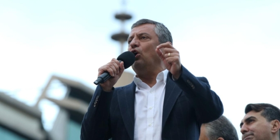 Özgür Özel Karabük’te konuştu: İktidarımızda ilk yıl 100 gün içinde en düşük emekli maaşı bir asgari ücrete çıkarılacak