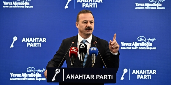 Anahtar Parti Genel Başkanı Ağıralioğlu: Sadece nisan ayında faize verdiğiniz parayla emeklilerinize 16 bin 400’er lira ikramiye verebilirdiniz