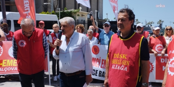 İzmir’de emeklilerden ‘geçim’ tepkisi: Kiloyla et alırdık şimdi şarküterinin önünden izliyoruz