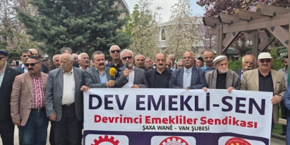 Van’da emekliler basın açıklaması yaptı: Emekliler bunun hesabını sandıkta soracaktır