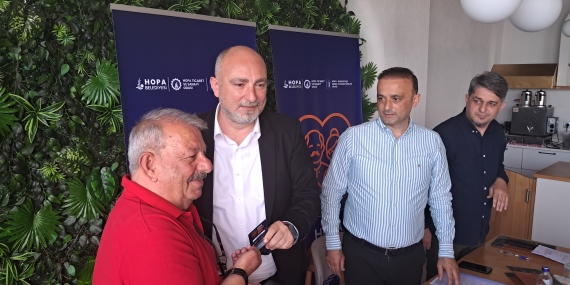 Hopa’da emeklilere destek: ‘Emekli Kart’ uygulaması başladı