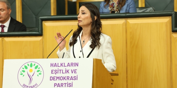 Tülay Hatimoğulları: 70 küsur yaşında inşaat işçiliği yapan emekçiler var