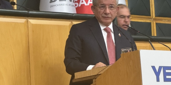 Ahmet Davutoğlu: Çıraksın sen, çırak kal’ deniyor