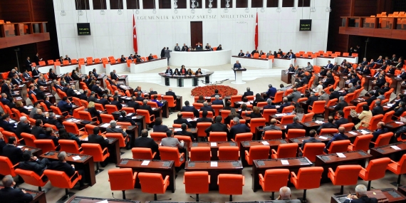 En düşük emekli aylığı salı günü Meclis’te görüşülecek