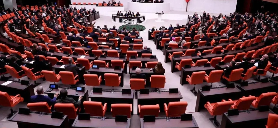 tbmm-genel-kurulu-toplanti-yeter-sayisi-bulunamadigi-icin-kapandi